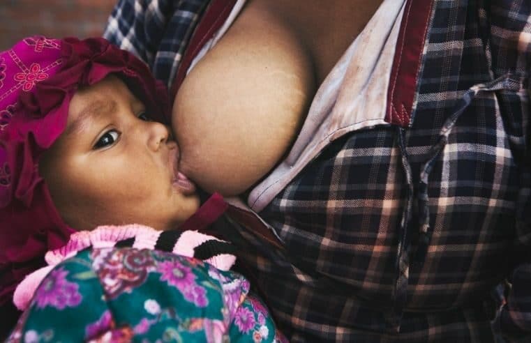 Agosto Dourado: campanha destaca benefícios da amamentação para mães e bebês